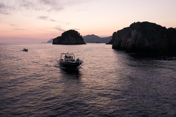 1.5-Hour Amalfi Sunset Cruise – Private Tour with Prosecco - Booking, timing, and cancellation advice