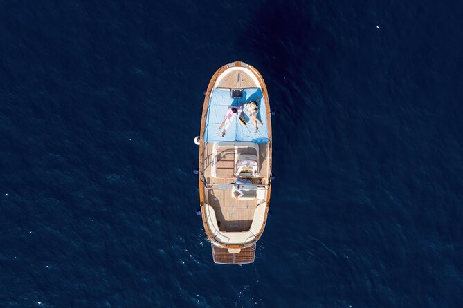 3-hour private boat tour of Capri - The captains and the personal touch