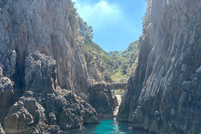3 hour private boat tour on the island of Capri - Grotta Rossa and the Coral Cave