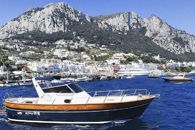 3 hours Comfortable Capri Private Tour by Boat - Passing beneath the Faraglioni