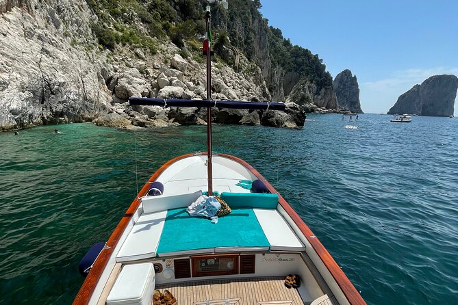 4 Hour Private Boat Tour of Capri - Natural Arch and the eastern cliffs