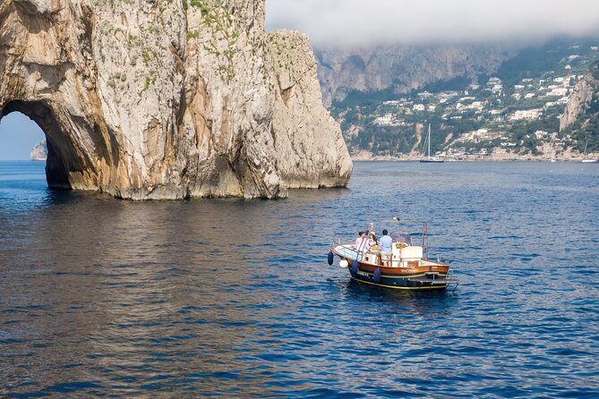 4 Hours Private Boat Tour of Capri - Anacapri by Sea and the Longest Stop