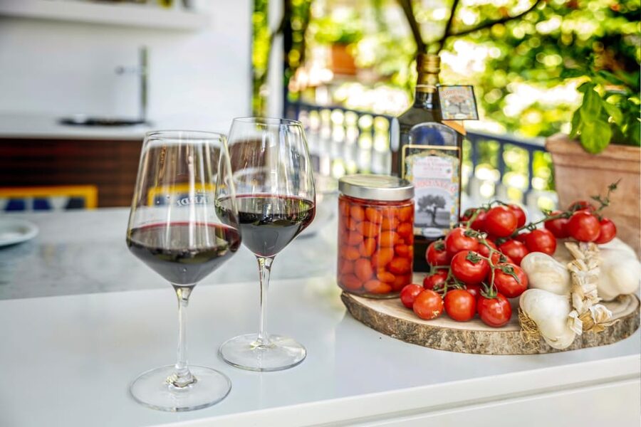 5 Wine Tastings with Typical Products in Sorrento Coast - Who should book this experience?