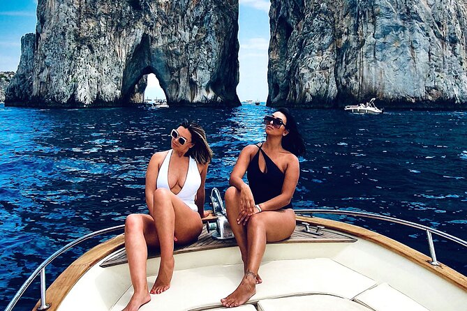 7 hours Private Boat Tour Sorrento Capri or Positano - Why a private boat makes Capri easier