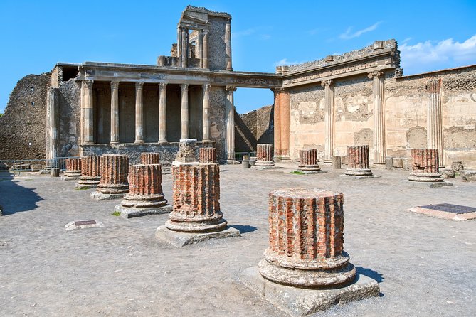 All Inclusive Pompeii, Vesuvius, wine tasting & light lunch - Why this Sorrento day trip works