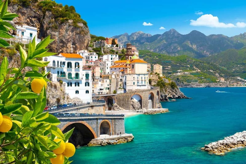 Amalfi: Boat Adventure Caves, Beaches, Snorkeling & Positano - The approach to Positano