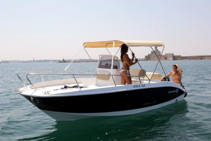 Amalfi: boat rental no license - What the Capelli Cap 19 and Idea 58 offer