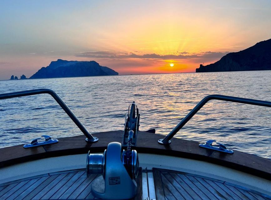 Amalfi: Capri & Amalfi Coast Private Cruise - Two hours for Positano or Capri