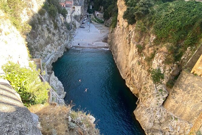 Amalfi Coast Private Day Tour with English speaking driver - Positano: artists’ paths and Spiaggia Grande