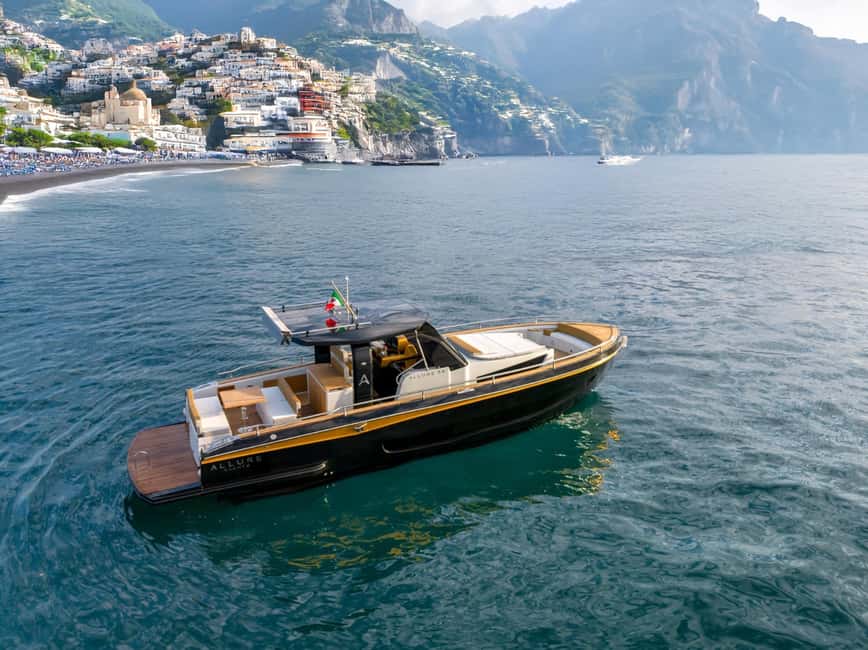 Amalfi Coast: Romantic Sunset Cruise with Music & Cocktails - Practical details that affect your evening