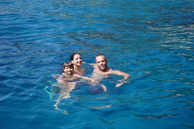 Amalfi Coast Small Group Day Boat Tour with Limoncello Onboard - Food, drinks, and limoncello