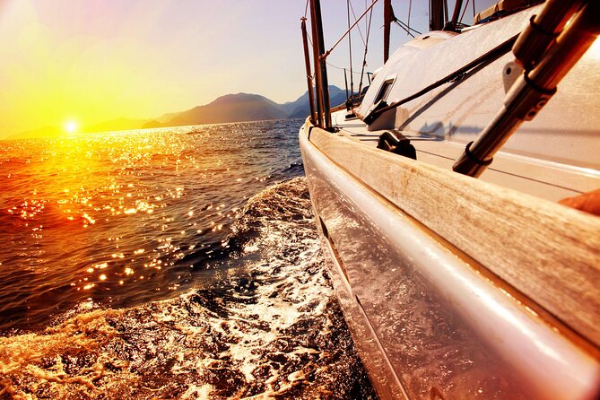 Amalfi Coast: Sunset Boat Tour with Fruit & Drinks | Small Group - Swimming near Praiano at sunset