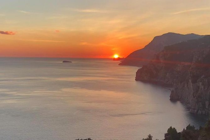 Amalfi, Positano & Ravello small group tour from Sorrento with lunch - Who should book this experience?