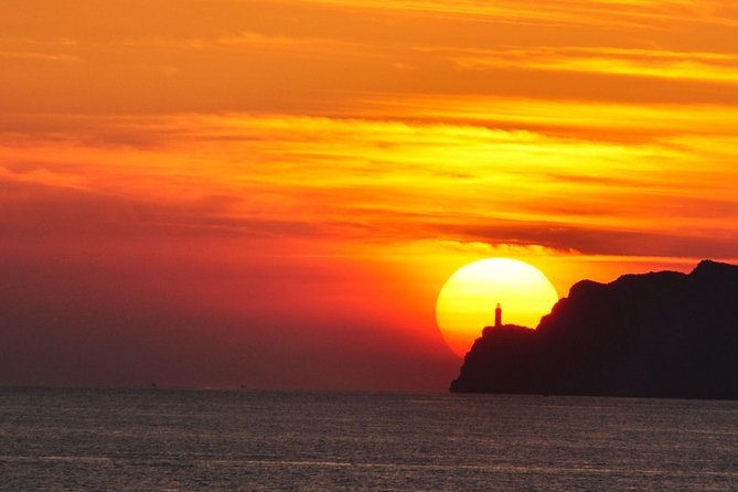 Amazing Sunset Tour around Capri coast and grottoes with Aperitif - Key points to know before booking
