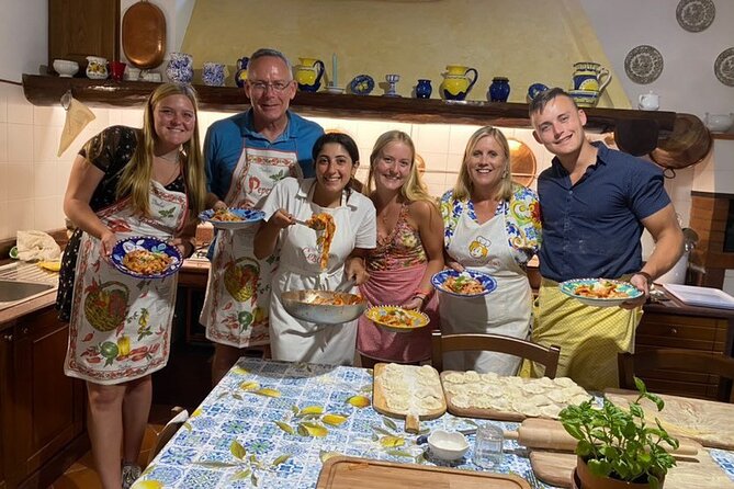 Authentic cooking class on a farm with a view of Sorrento. - Making tagliatelle and fettuccine by hand