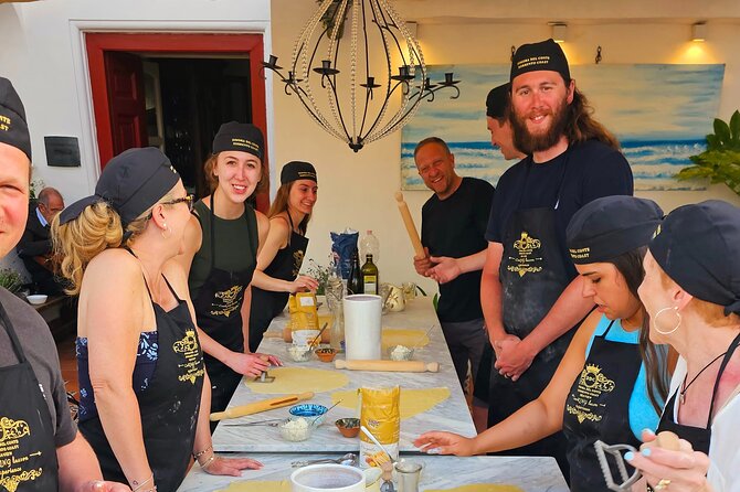 Authentic Pasta & Pizza Cooking Class with Sorrento Coast Pickup - The views, group size and evening pace
