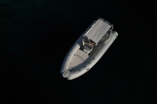 Boat rental from Marina Grande di Sorrento - A sensible route toward Positano