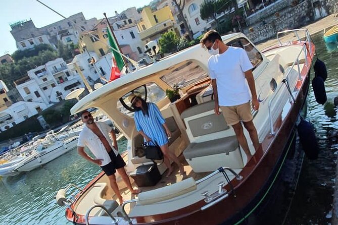 Boat tour in Capri - Going ashore or staying on the boat
