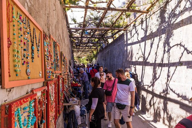Boat Tour of Amalfi, Positano and Ravello from Sorrento - Guide support and the level of commentary