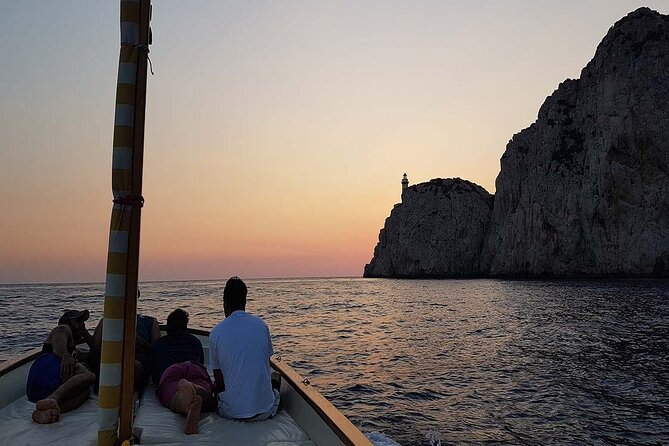 Boat tour of Capri (tour classes 2 hours ) - Why two hours works well around Capri