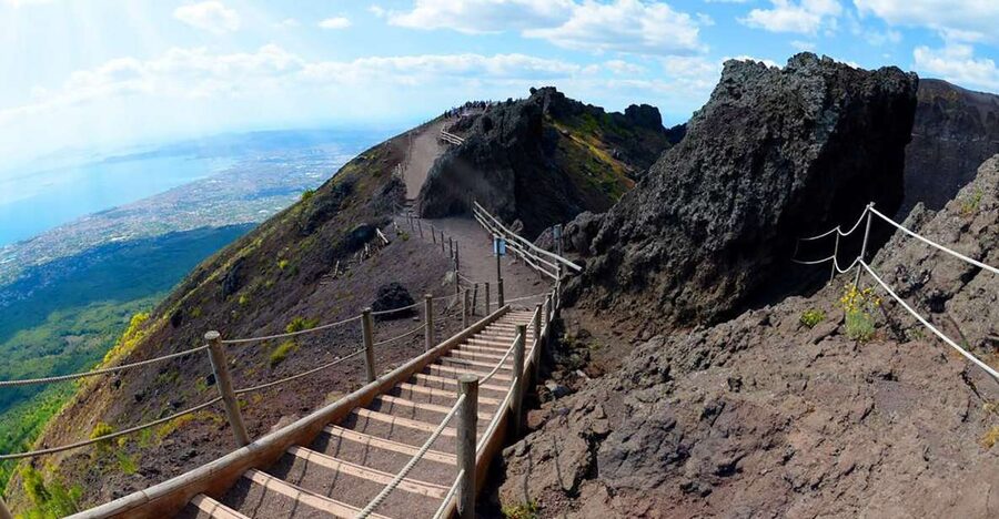 Campania Express Train Pompeii Tour with Vesuvius or Winery - Why pair Pompeii with Mount Vesuvius?