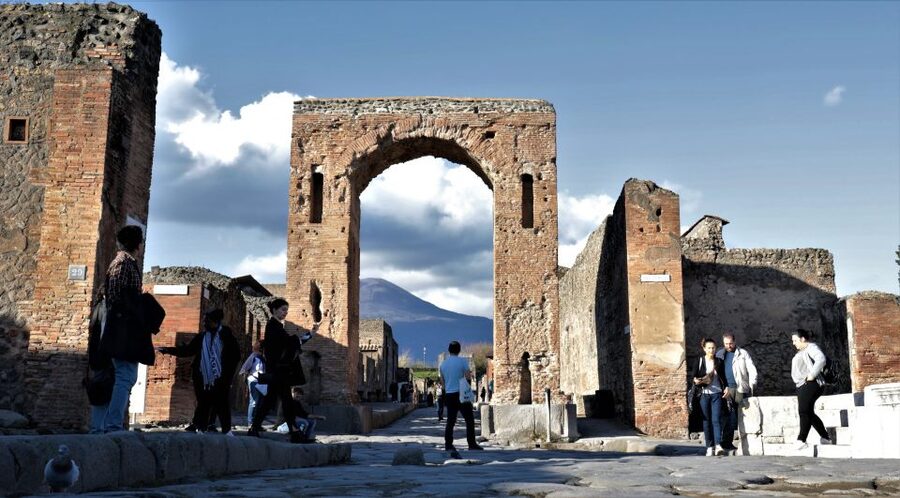 Campania Express Train Pompeii Tour with Vesuvius or Winery - Starting at Sorrento’s Circumvesuviana station