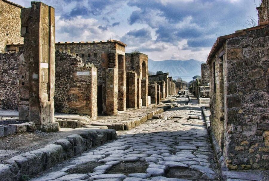 Campania Express Train Pompeii Tour with Vesuvius or Winery - Practical preparation for Pompeii and Vesuvius