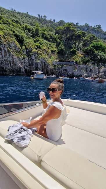 Capri : 2 Hours Private Boat from Capri - Marina Grande and Punta Carena