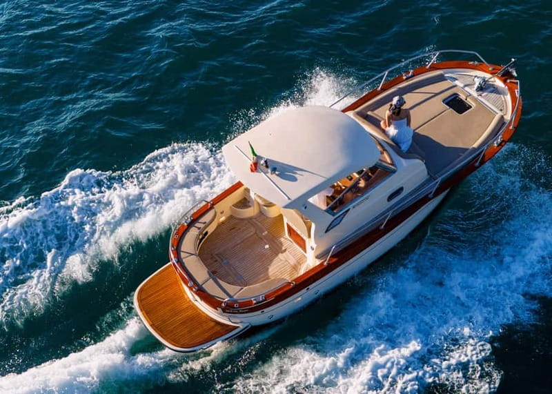 Capri : 2 Hours Private Boat from Capri - The Arch of Love and Homemade Limoncello
