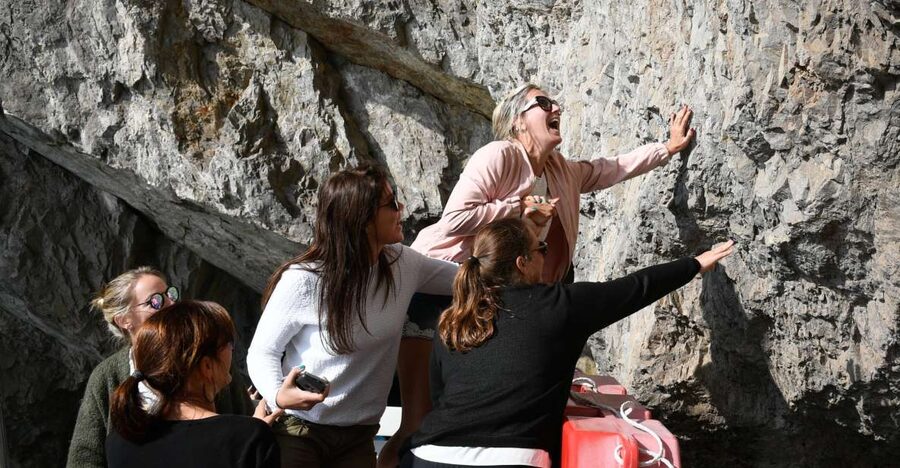 Capri and Anacapri: Sea and City Sightseeing Tour - The road to Anacapri and its wide Gulf views