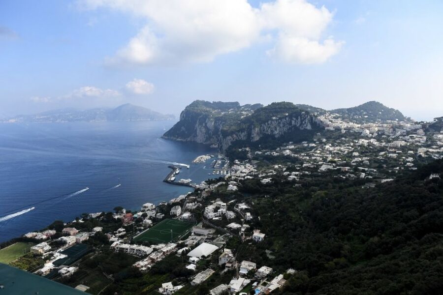 Capri and Anacapri: Sea and City Sightseeing Tour - Guides who add personality to the day