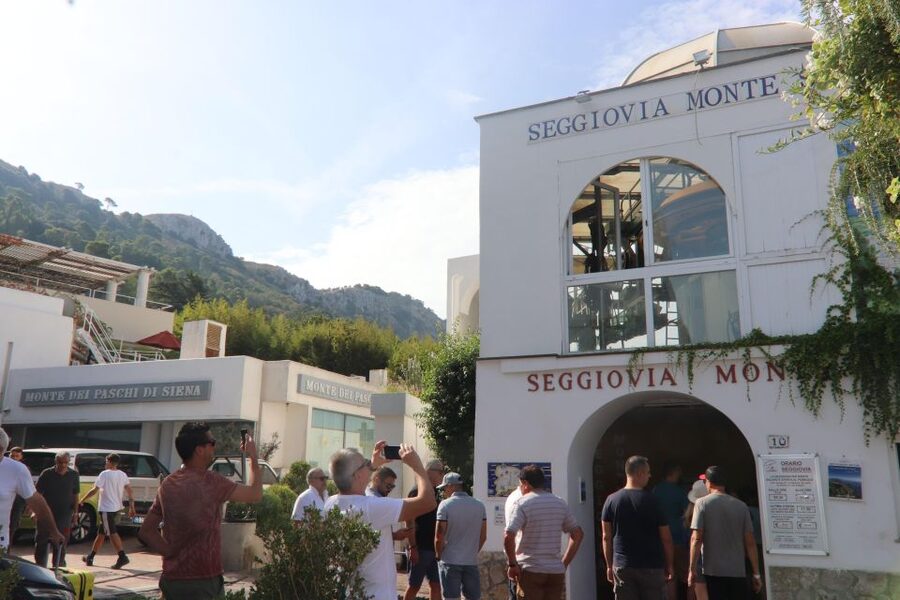 Capri and Anacapri tour: Faraglioni and Caves from Sorrento - Why this Capri day trip works well from Sorrento