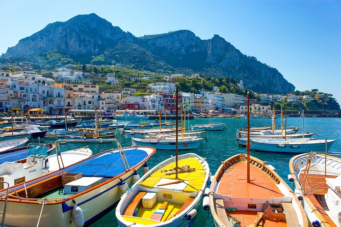 Capri Boat and Walking - The one-hour boat ride around Capri