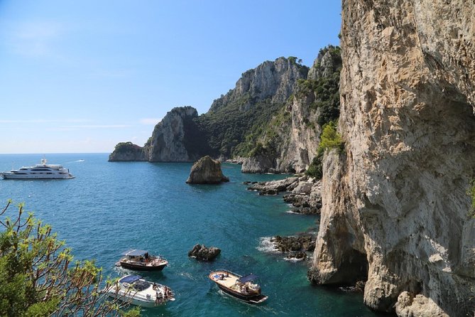 Capri Boat tour from Positano with Light Lunch, Drinks & Swim - Meeting in Positano and reaching the port