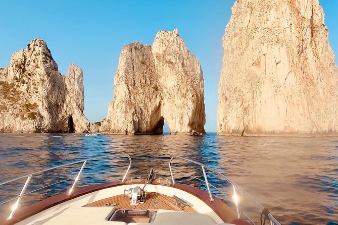 Capri by Boat private Comfortable tour - Why seeing Capri from the sea makes sense