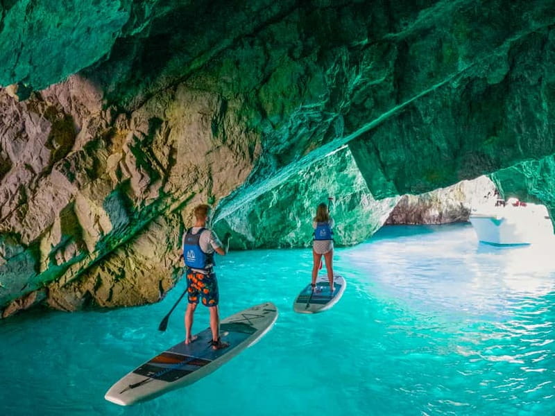 Capri: Caves and Beaches Paddle Board Tour. Photos included - The first lesson and safety briefing