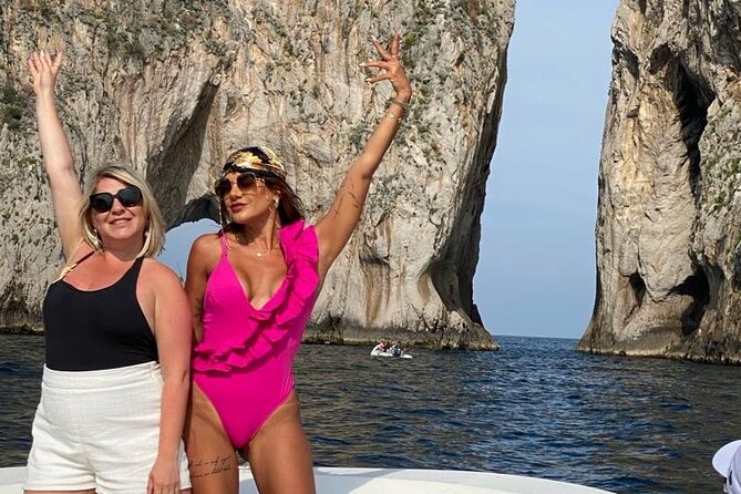 Capri Complete Package-Small Group Boat Tour and Transports - Natural Arch, Faraglioni, and Lovers Arch