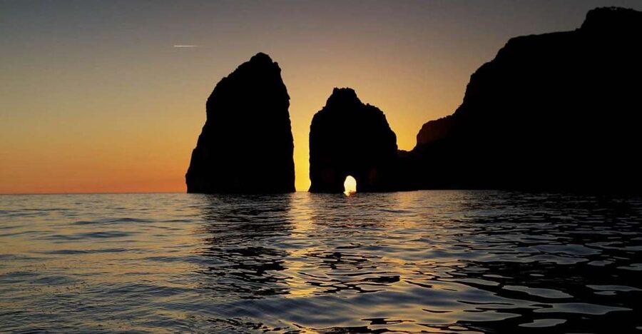 Capri: Day & Night Boat Tour - Why an evening boat trip changes Capri