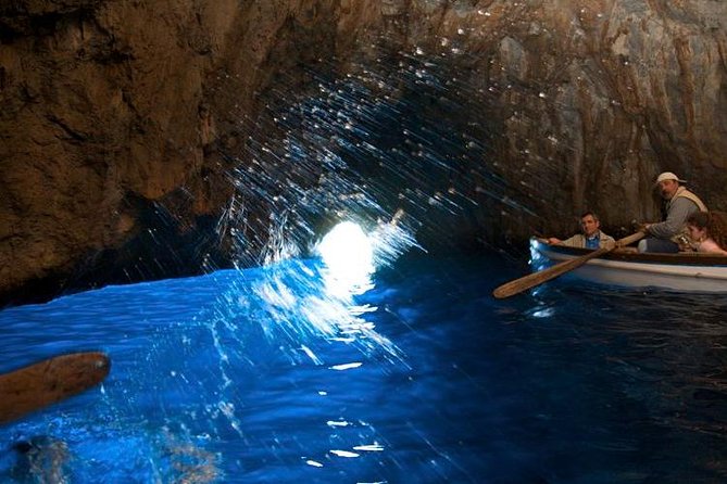 CAPRI - DIY Day Trip Package - BoatTour, BlueGrotto,Bus&Lunch - Returning to Capri center and La Piazzetta