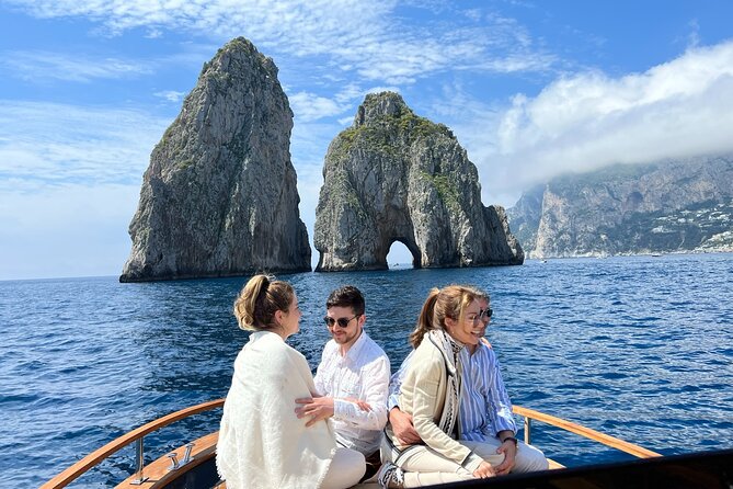 Capri Exclusive Premium Semi-Private Luxury Tour - Capri by yacht: the experience at a glance