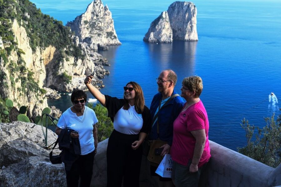 Capri: Guided Capri and Anacapri Experience - Meeting at 11:50 and getting your bearings