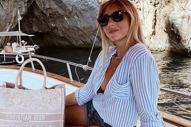 Capri magical boat tour for an unforgettable 3 hour experience. - What the skippers add to the experience