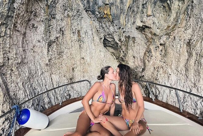 Capri & Positano Private Tour - Premium 28 ft boat - Bagni Regina Giovanna and Sorrento’s rocky edge