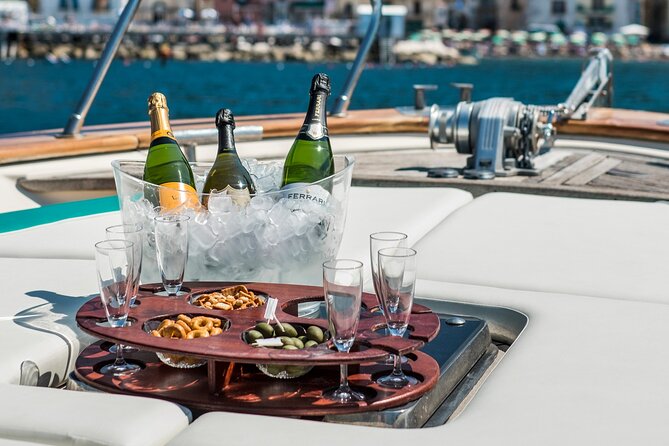 Capri Private Boat Tour from Sorrento, Positano or Naples - Gozzo F.lli Aprea 36 - Boat comfort and the private-group advantage