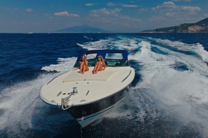 Capri Private luxury Boat Tour - Two hours to walk around Capri