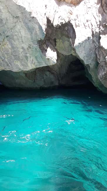 Capri: shared boat tour from Sorrento - 7 hours - The Sorrento Coast in the First 50 Minutes