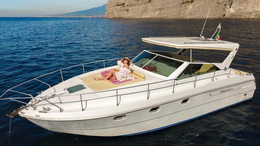 Capri: shared boat tour from Sorrento - 7 hours - The Blue Grotto Question
