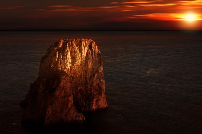 Capri Sunset Escape – Exclusive Evening Boat Tour from Sorrento - Faraglioni: Capri’s famous three rocks