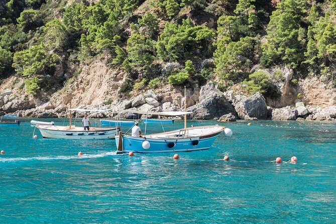 Capri tour with "Gozzo" (3 hours) - Why seeing Capri from the sea makes sense