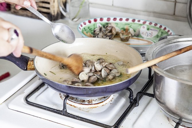 Cesarine: Home Cooking Class & Meal with a Local in Positano - Group Size, Timing, and the Positano Meeting Point
